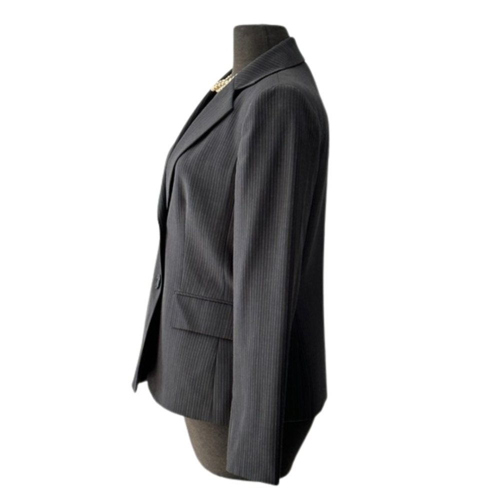 Evan Picone Gray Lined Pinstripe Pantsuit with Blazer Women’s Size 8 - Picture 4 of 8